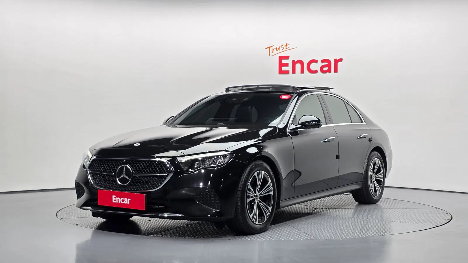 Mercedes-Benz Classe E E200 Avantgarde (W214) 2025 — photo 1 sur 32