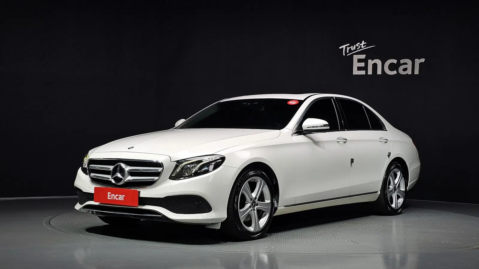 Mercedes-Benz Classe E E220d Avantgarde (W213) 2018 — photo 1 sur 40
