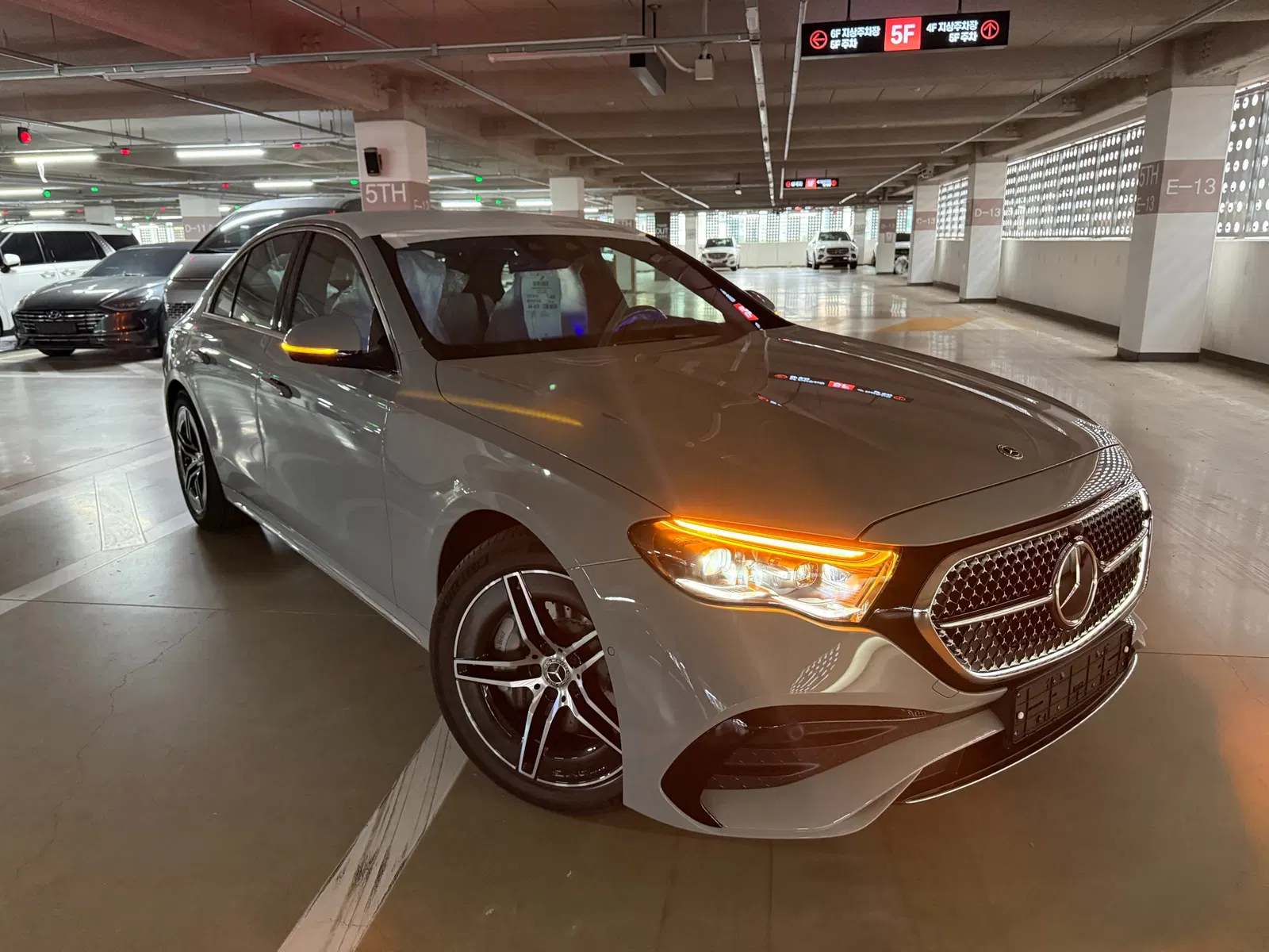 Mercedes-Benz Classe E AMG Line · E300 4MATIC (W214) 2026 — photo 1 sur 18