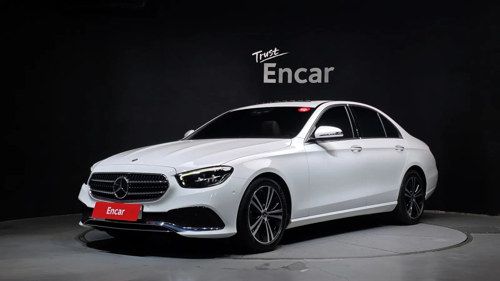 Mercedes-Benz Classe E E250 Avantgarde (W213) 2021 — photo 1 sur 31