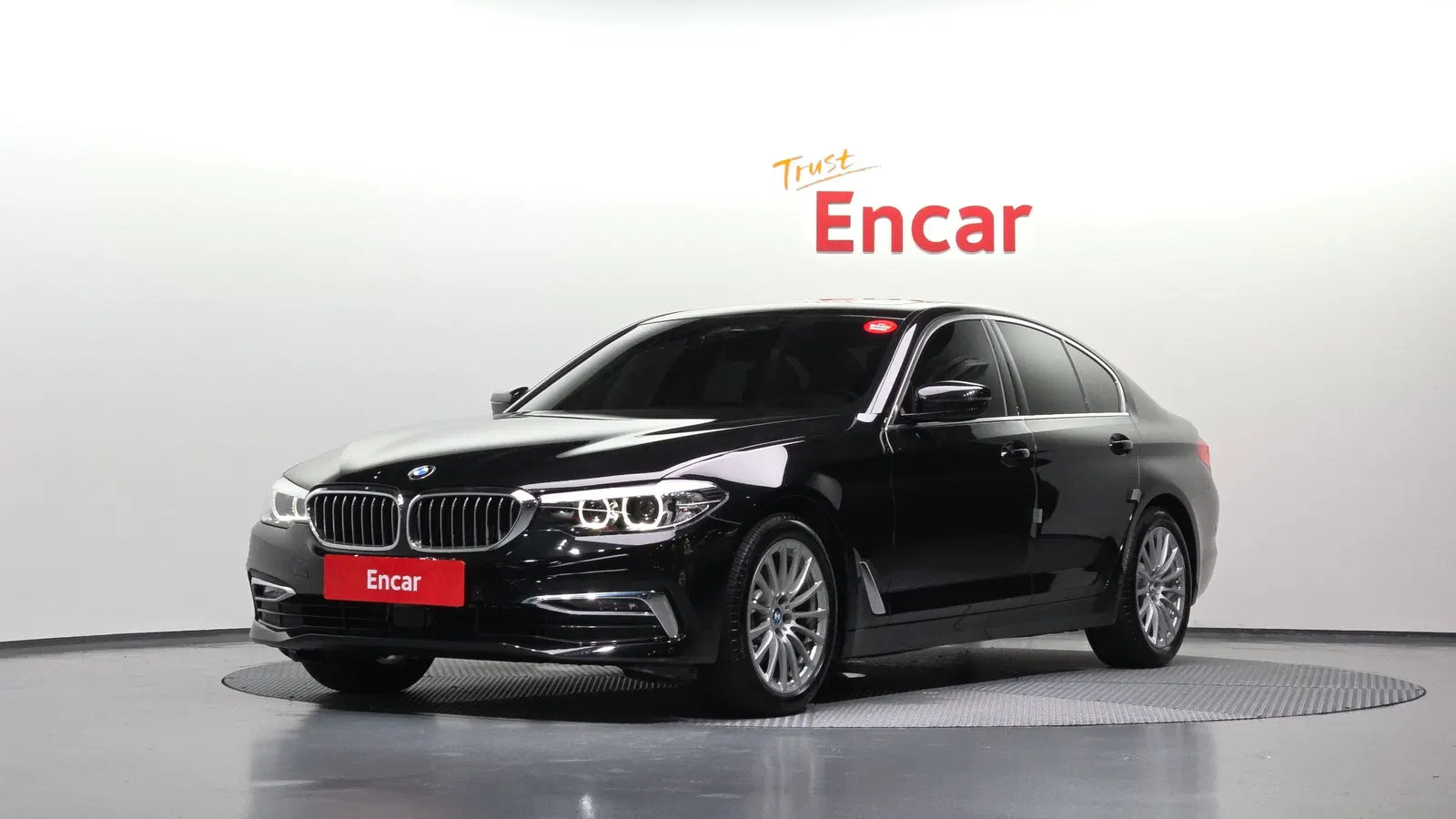 BMW Série 5 (G30) 520i Luxury 2020 — photo 1 sur 20