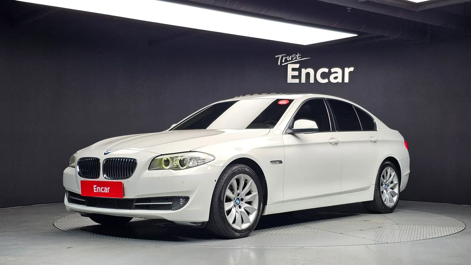 BMW Série 5 (F10) 528i 2012 — photo 1 sur 20