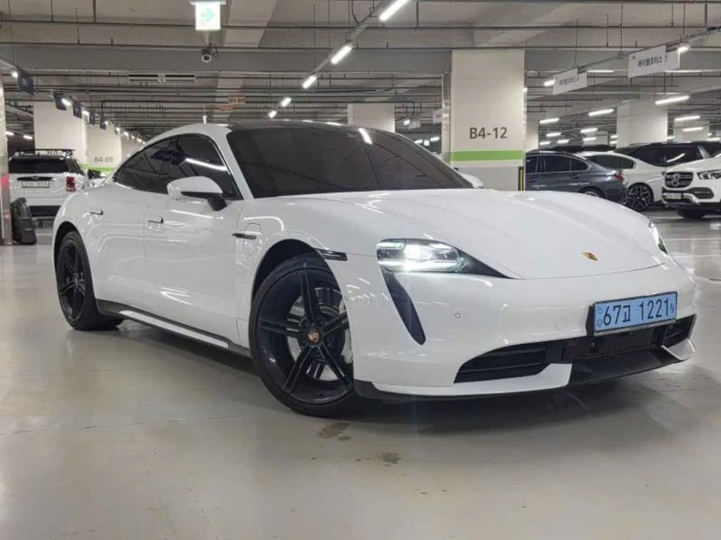 Porsche Taycan Turbo 2021 — photo 1 sur 26
