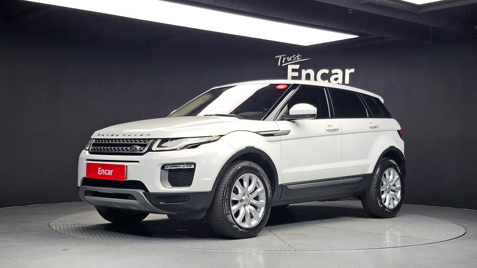 Land Rover Range Rover Evoque 2.0 TD4 SE 2016 — photo 1 sur 26