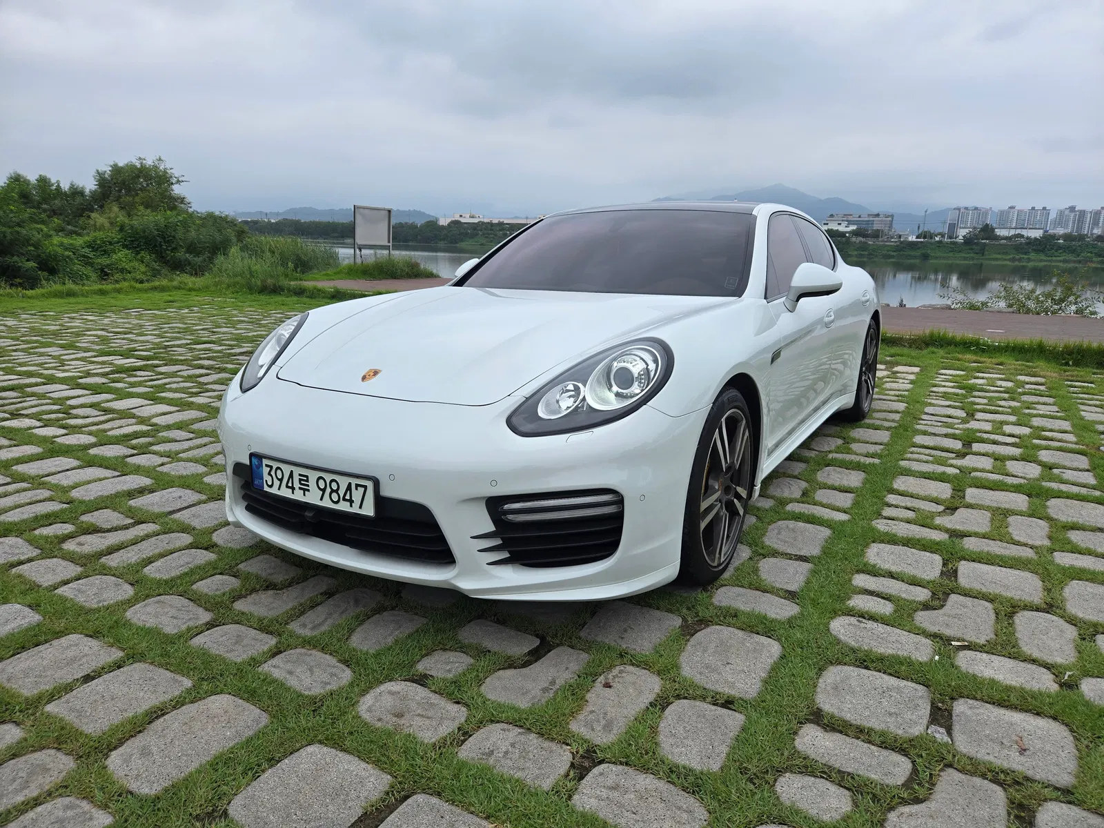 Porsche Panamera 3.6 AWD 2015 — photo 1 sur 20