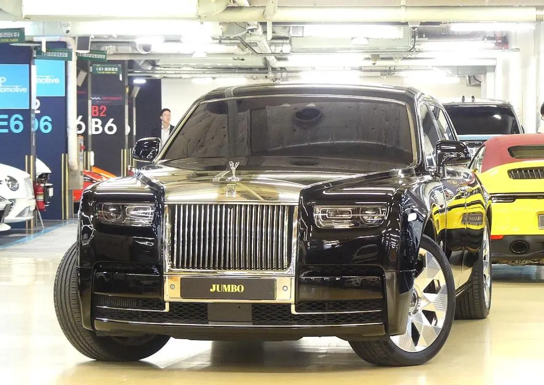 Rolls-Royce Phantom 6.7 EWB V12 2024 — photo 1 sur 26