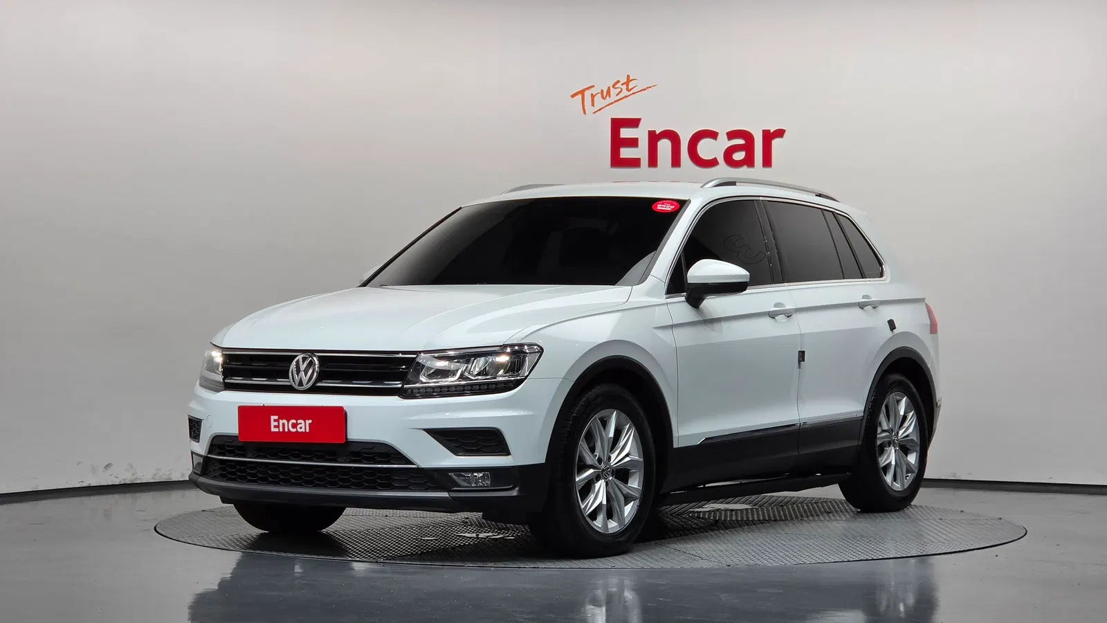 Volkswagen Tiguan 2e génération 2.0 TDI Premium 2018 — photo 1 sur 35
