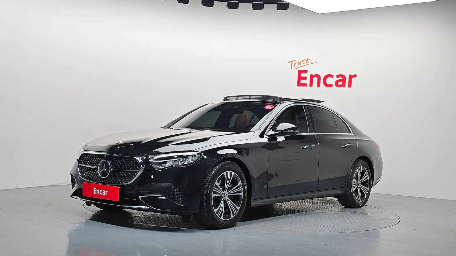 Mercedes-Benz Classe E E200 Avantgarde (W214) 2025 — photo 1 sur 20