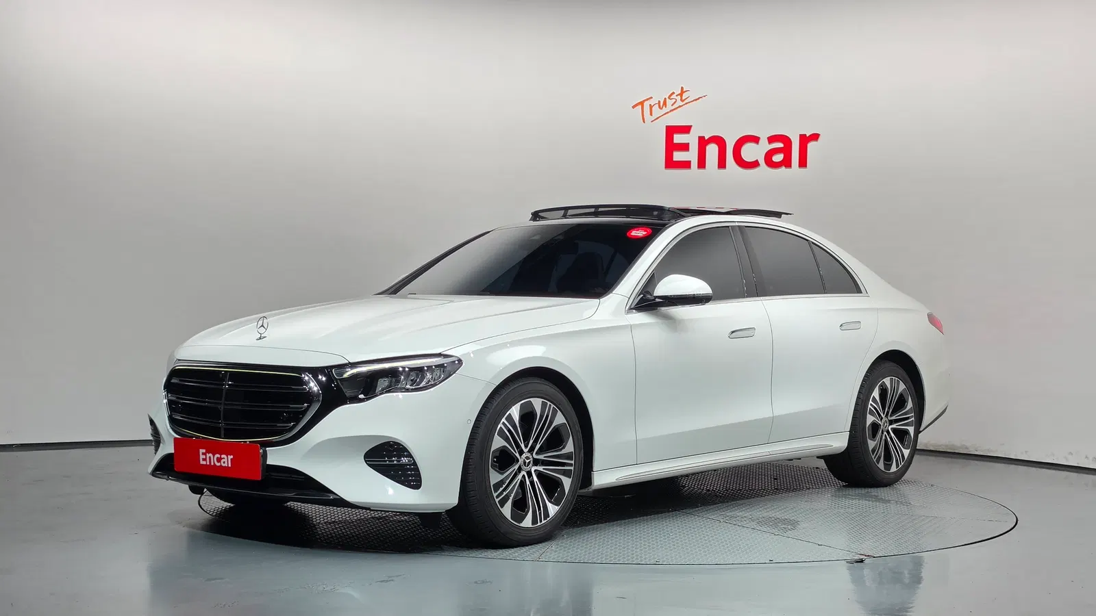 Mercedes-Benz Classe E E220d 4MATIC Exclusive (W214) 2024 — photo 1 sur 34