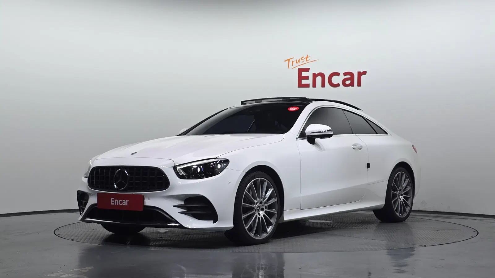 Mercedes-Benz Classe E E450 4MATIC Coupé (W213) 2022 — photo 1 sur 34