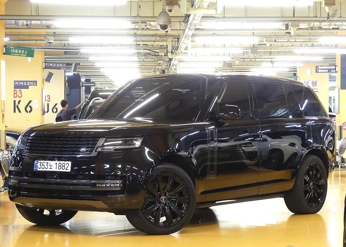 Land Rover Range Rover 5e génération P530 AB LWB 2024 — photo 1 sur 26