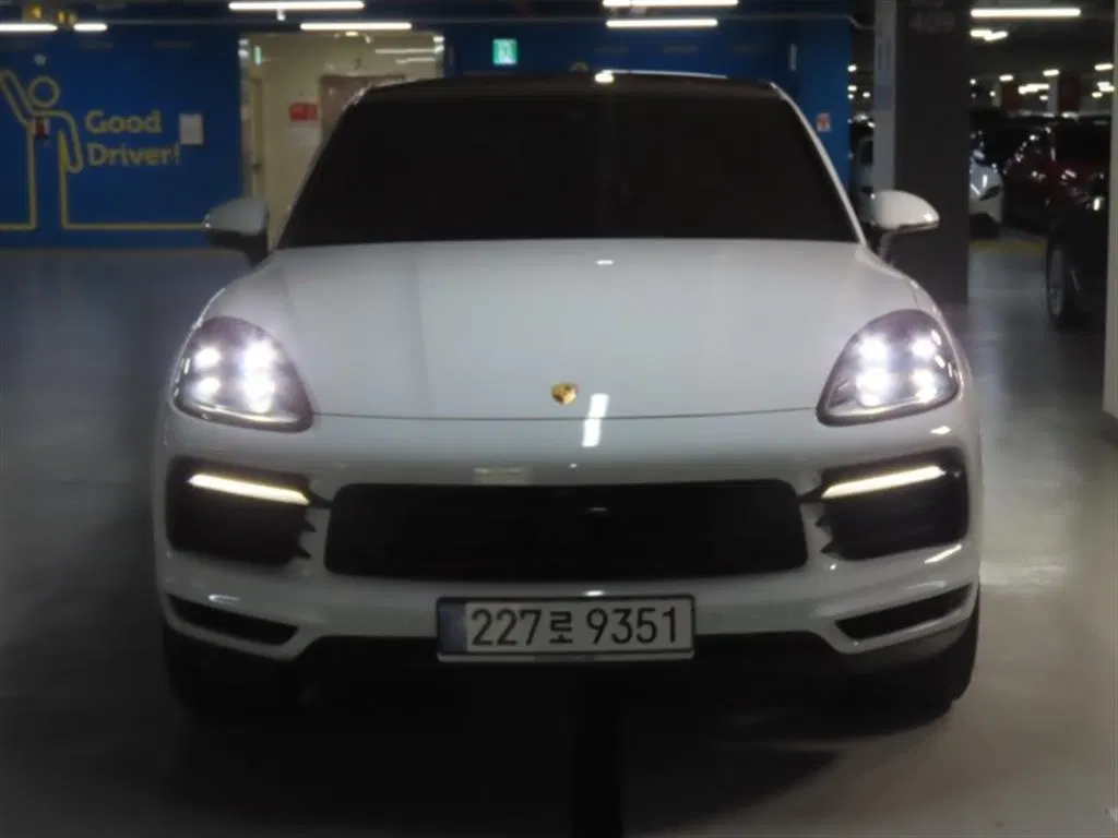 Porsche Cayenne (PO536) 3.0 E-Hybride Coupé 2023 — photo 1 sur 26