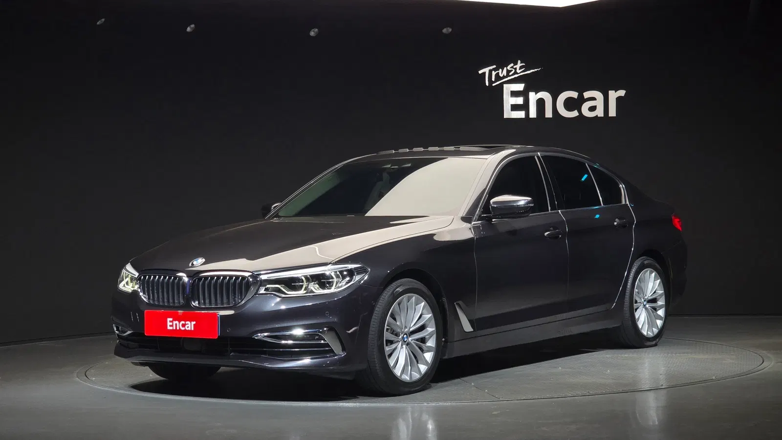 BMW Série 5 (G30) 530i xDrive Luxury Plus 2019 — photo 1 sur 20