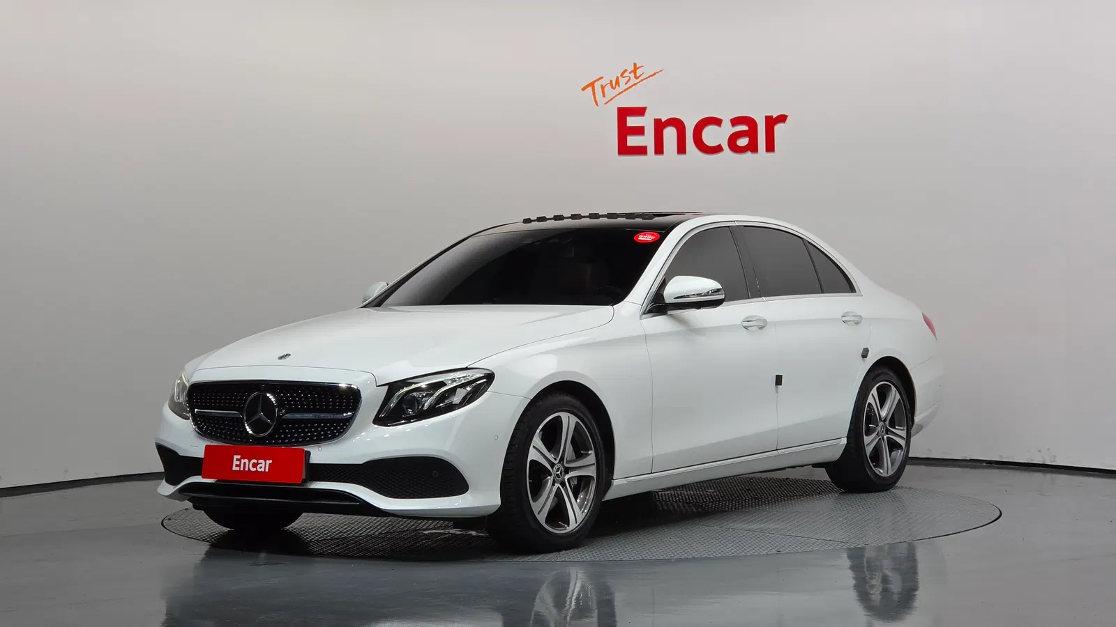Mercedes-Benz Classe E E300 Avantgarde (W213) 2020 — photo 1 sur 47