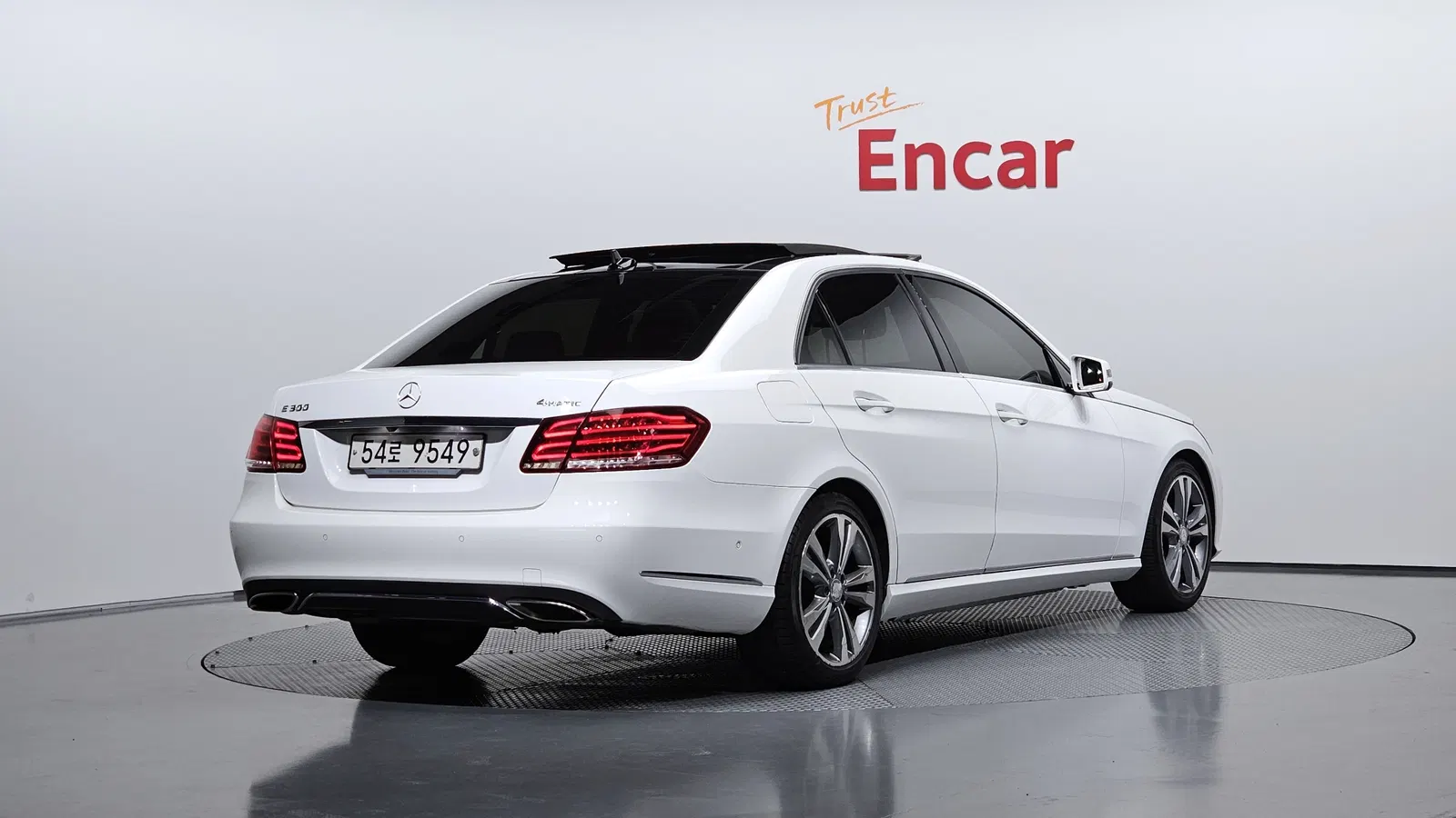 Mercedes-Benz Classe E E300 4MATIC Avantgarde (W212) 2015 — photo 1 sur 32