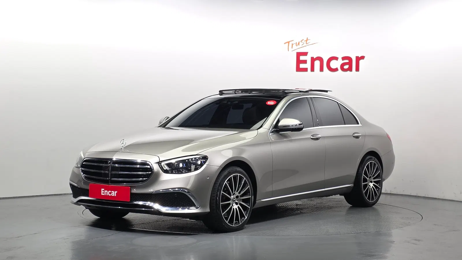 Mercedes-Benz Classe E E450 4MATIC Exclusive (W213) 2021 — photo 1 sur 38