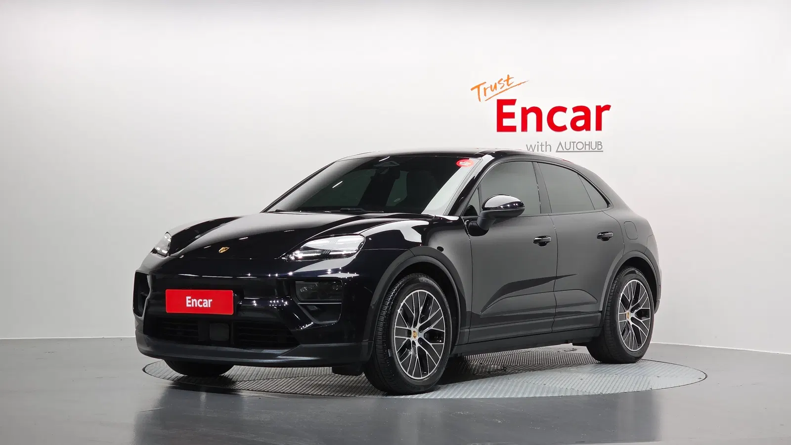 Porsche Macan EV Base 2025 — photo 1 sur 39