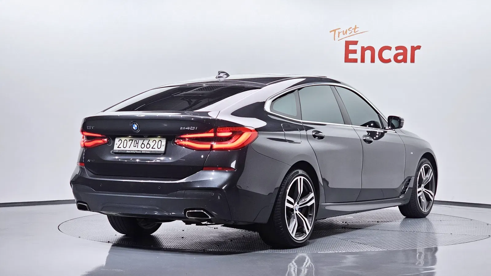 BMW Série 6 GT (G32) 640i xDrive M Sport 2019 — photo 1 sur 35