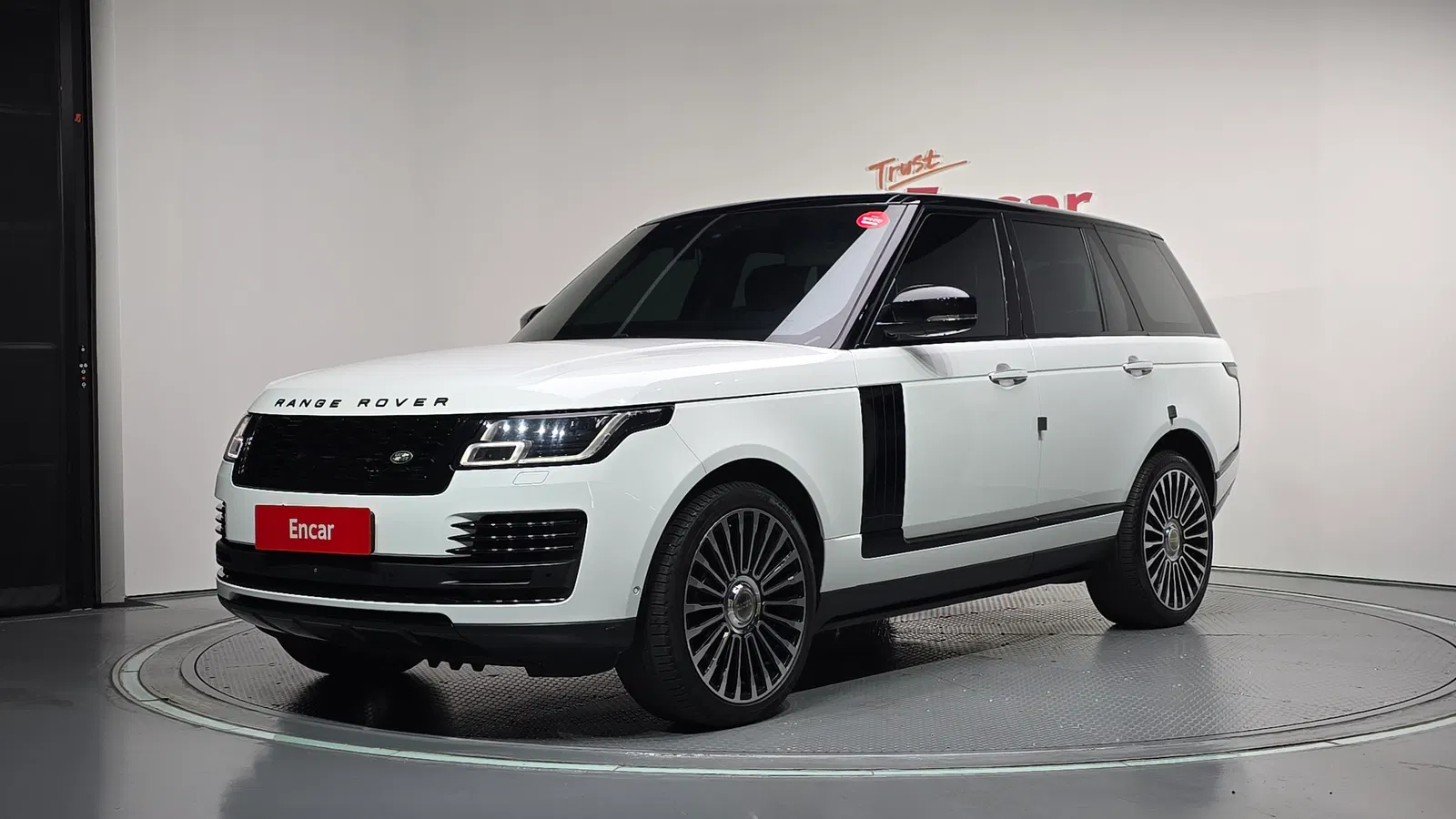 Land Rover Range Rover 4e génération 4.4 SDV8 AB Diesel 2019 — photo 1 sur 26