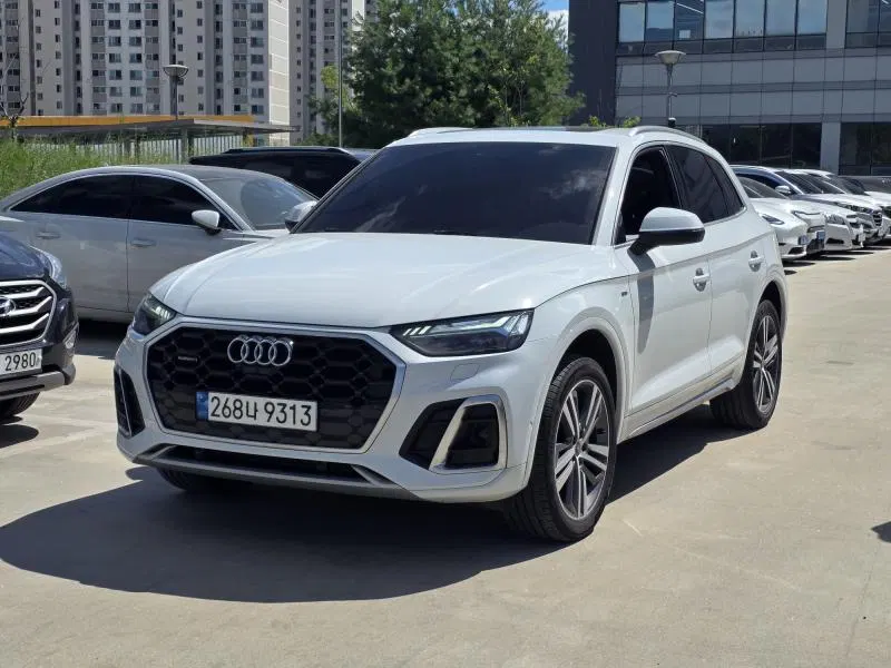 Audi Q5 (FY) 45 TFSI Quattro Premium 2021 — photo 1 sur 16