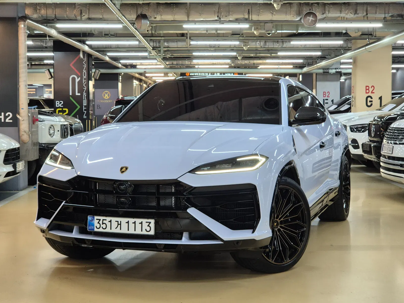 Lamborghini Urus 4.0 V8 SE 2025 — photo 1 sur 26
