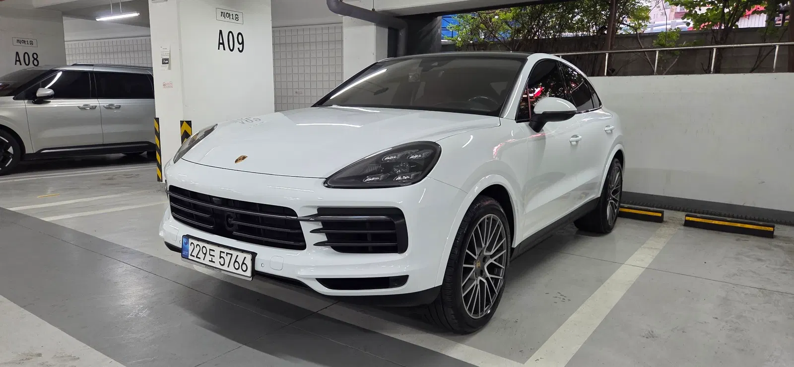 Porsche Cayenne (PO536) 3.0 Coupé Platinum Edition 2023 — photo 1 sur 26