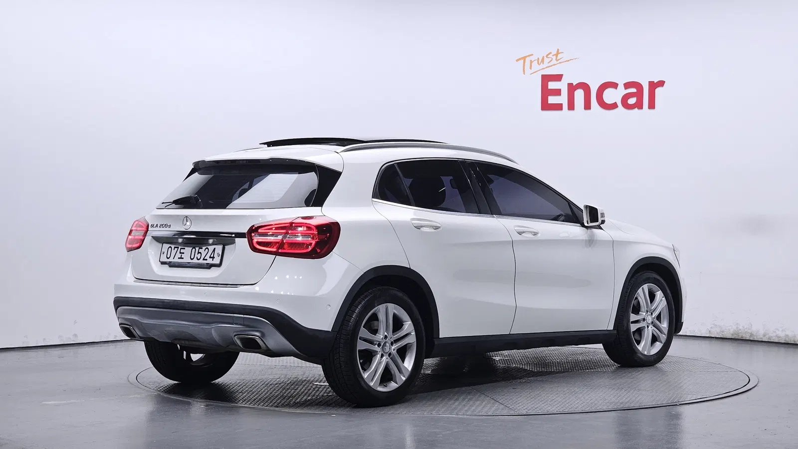 Mercedes-Benz GLA GLA200 d (X156) 2016 — photo 1 sur 38