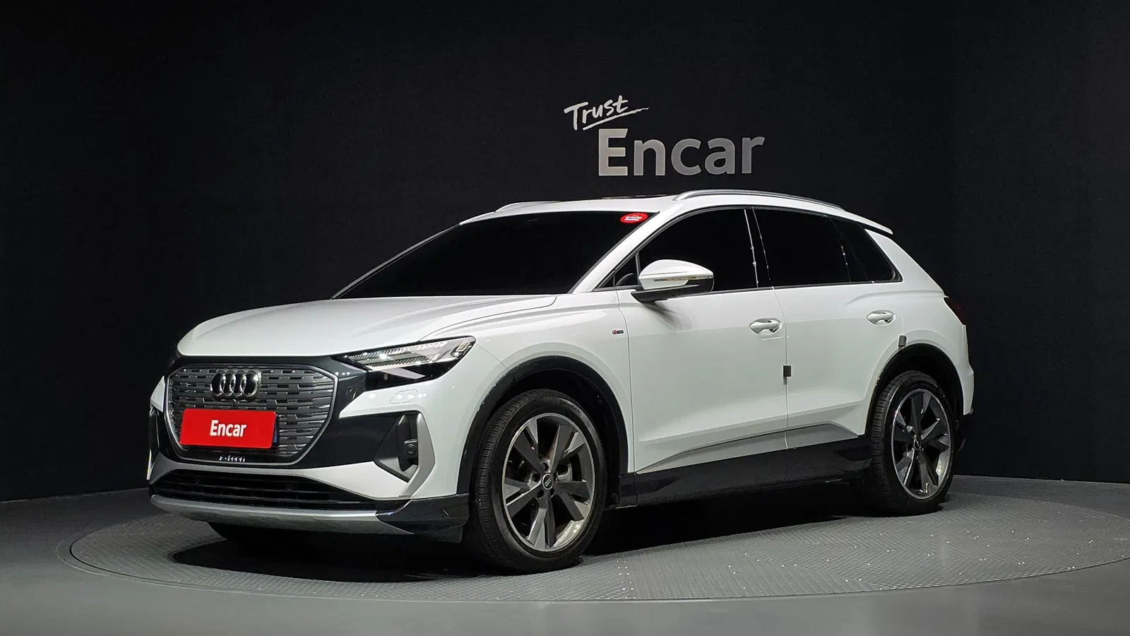 Audi Q4 e-tron (F4) 40 Premium 2022 — photo 1 sur 20