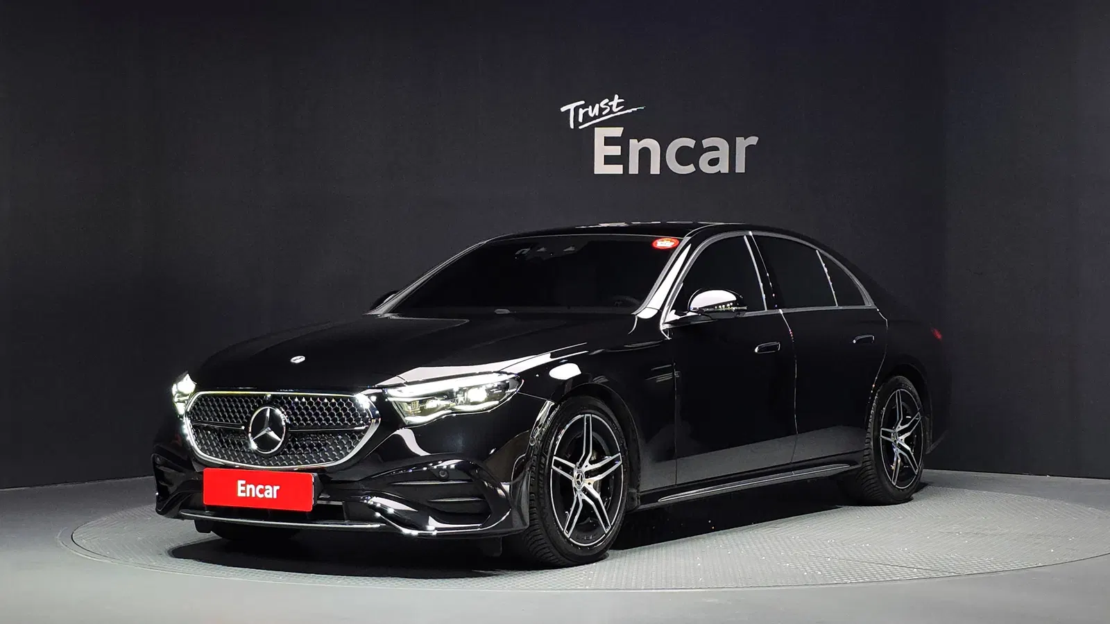 Mercedes-Benz Classe E AMG Line · E300 4MATIC (W214) 2025 — photo 1 sur 32
