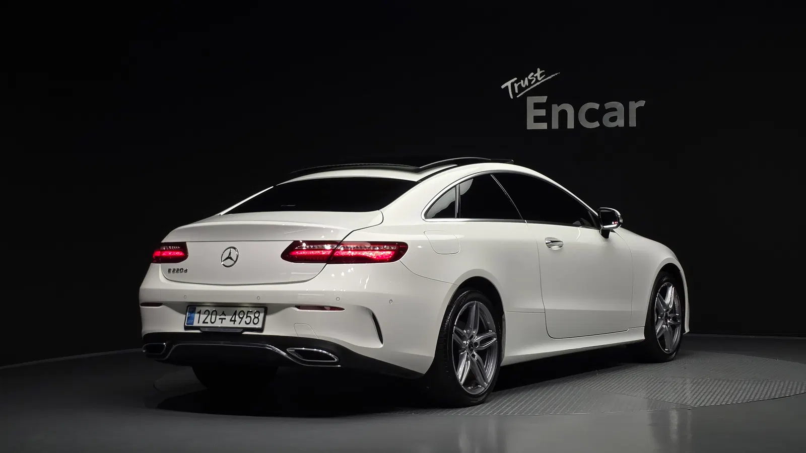 Mercedes-Benz Classe E E220d Coupé (W213) 2019 — photo 1 sur 33