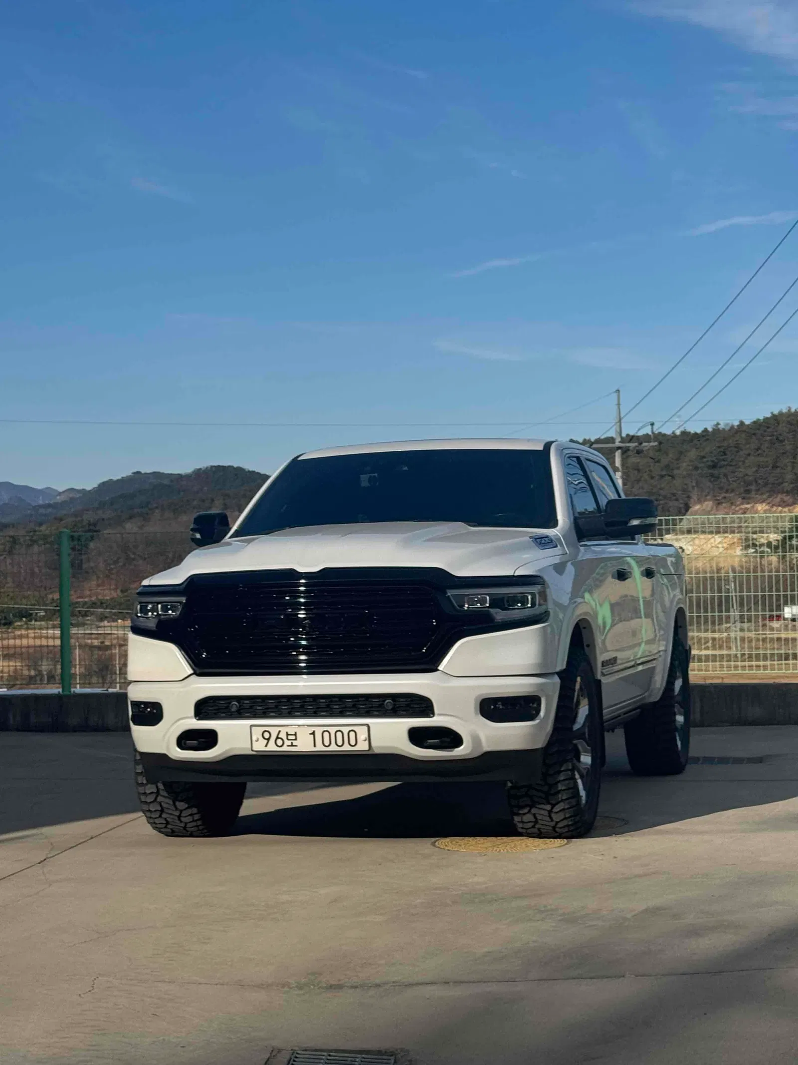 Dodge RAM Pickup 5.7 2021 — photo 1 sur 26