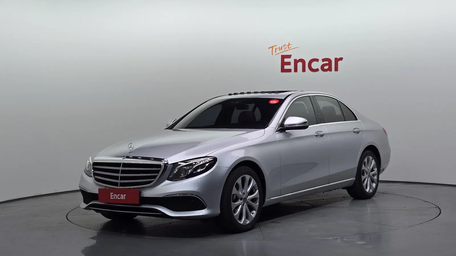 Mercedes-Benz Classe E E220d Exclusive (W213) 2019 — photo 1 sur 35