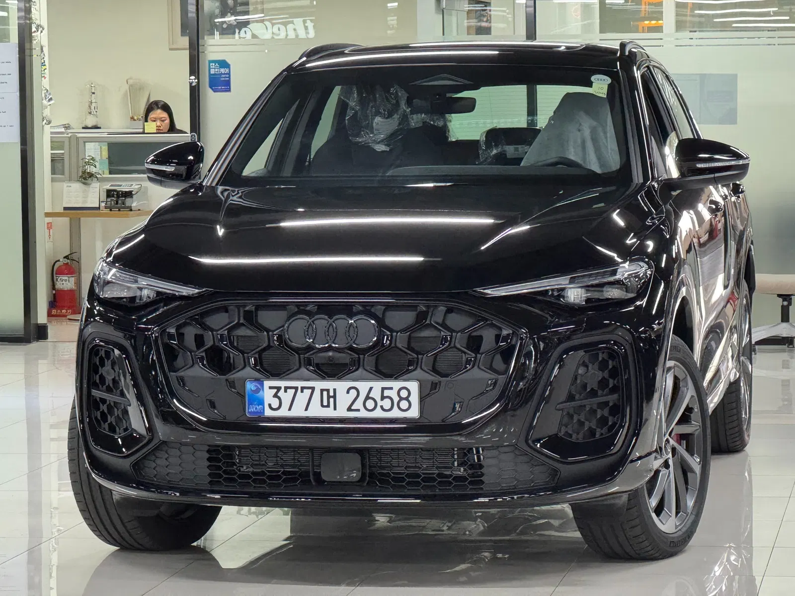 Audi Q5 (80A) 40 TDI Quattro S Line Black Edition 2025 — photo 1 sur 22