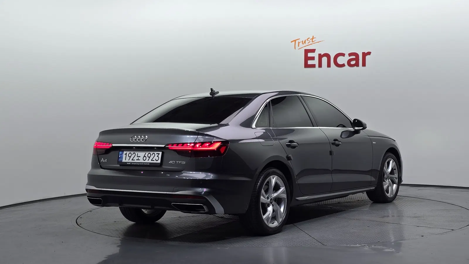 Audi A4 (B9) 40 TFSI Premium 2021 — photo 1 sur 35
