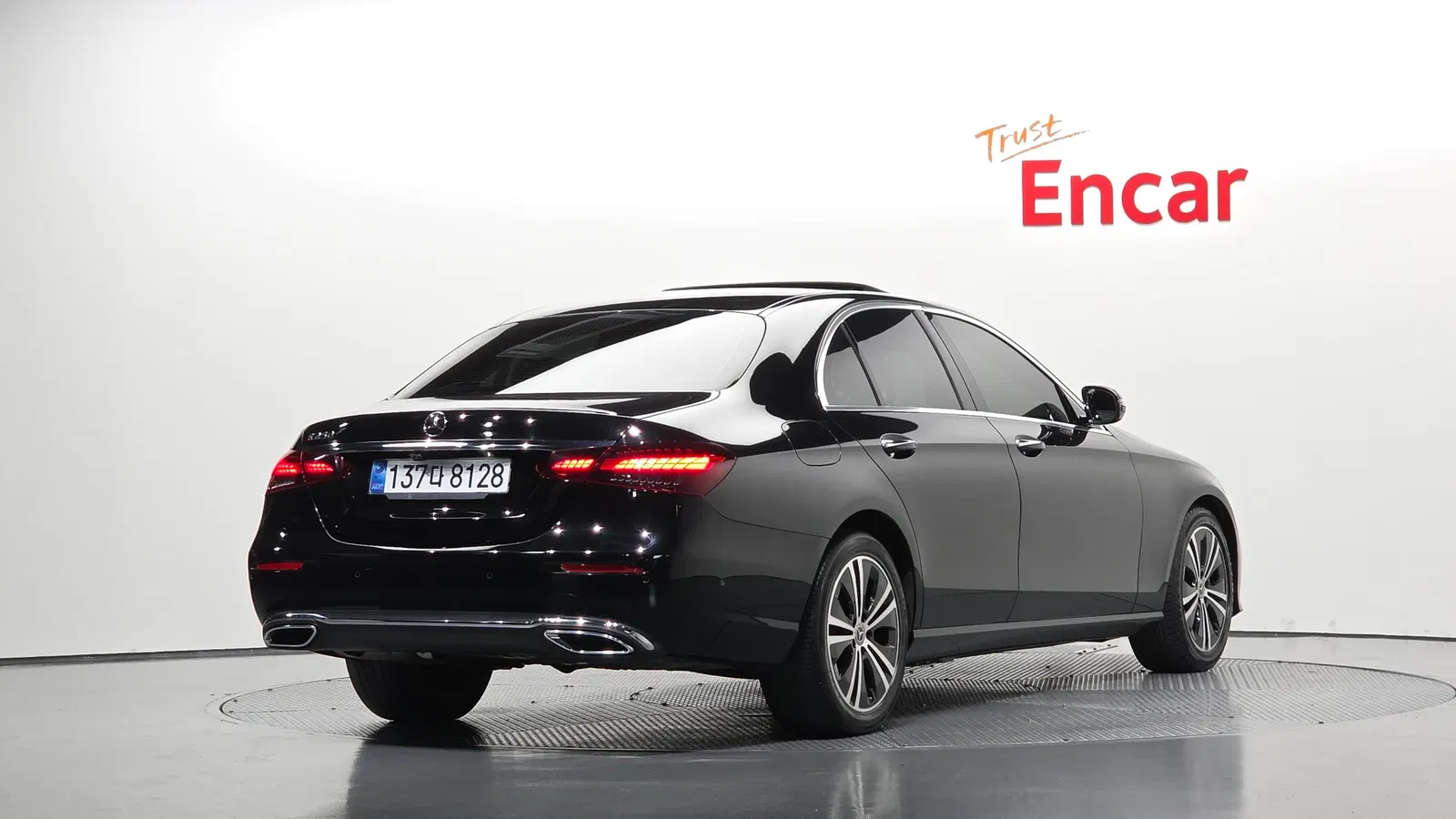 Mercedes-Benz Classe E E250 Avantgarde (W213) 2021 — photo 1 sur 31