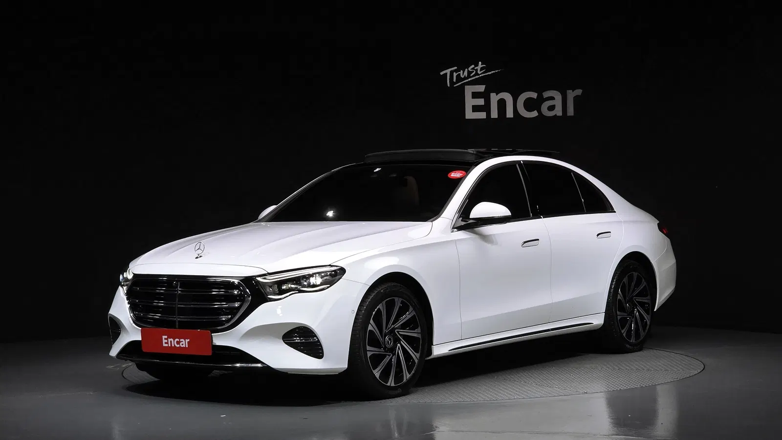 Mercedes-Benz Classe E E300 4MATIC Exclusive (W214) 2024 — photo 1 sur 20