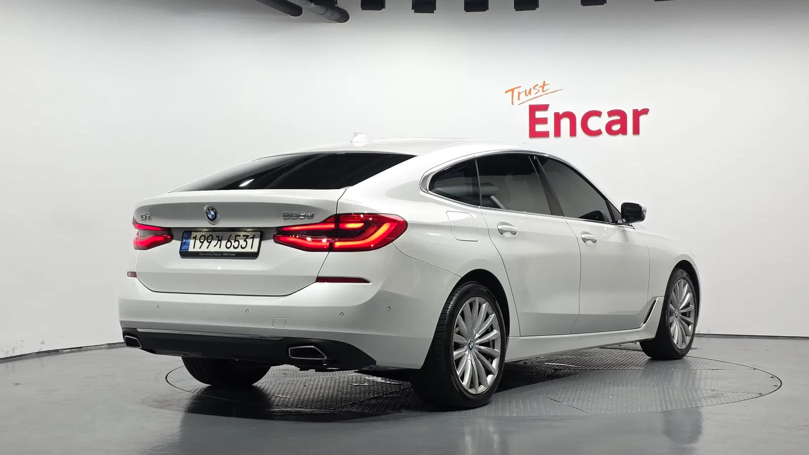 BMW Série 6 GT (G32) 620d Luxury 2022 — photo 1 sur 37