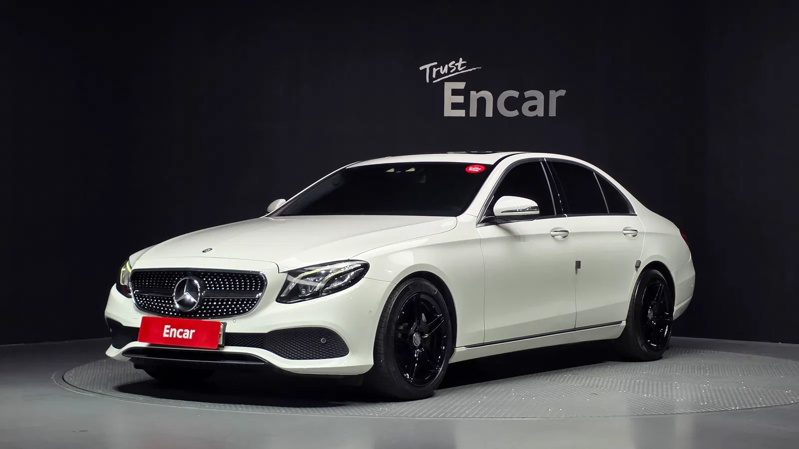 Mercedes-Benz Classe E E220d Avantgarde (W213) 2017 — photo 1 sur 20