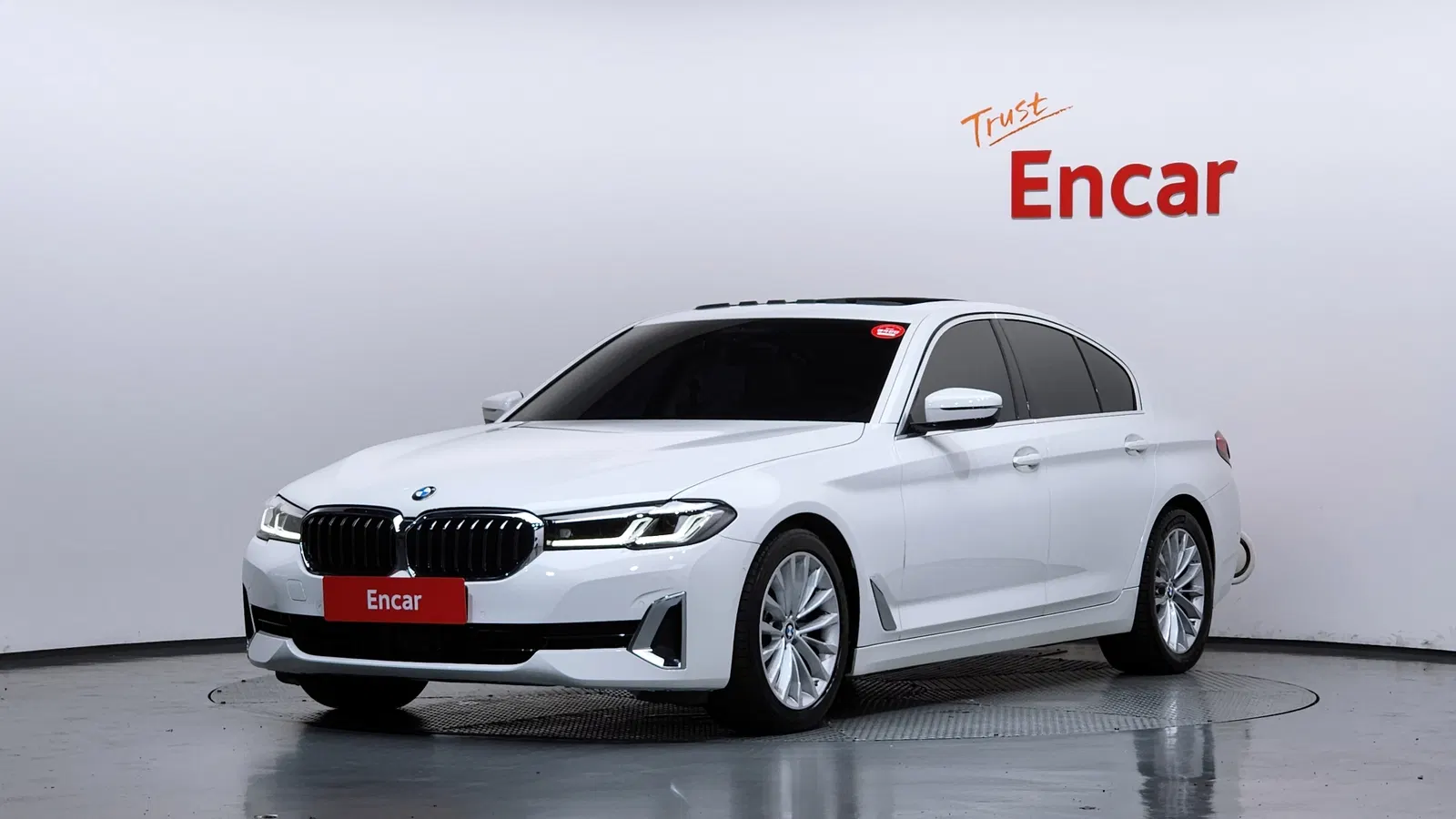 BMW Série 5 (G30) 520i Luxury 2023 — photo 1 sur 34