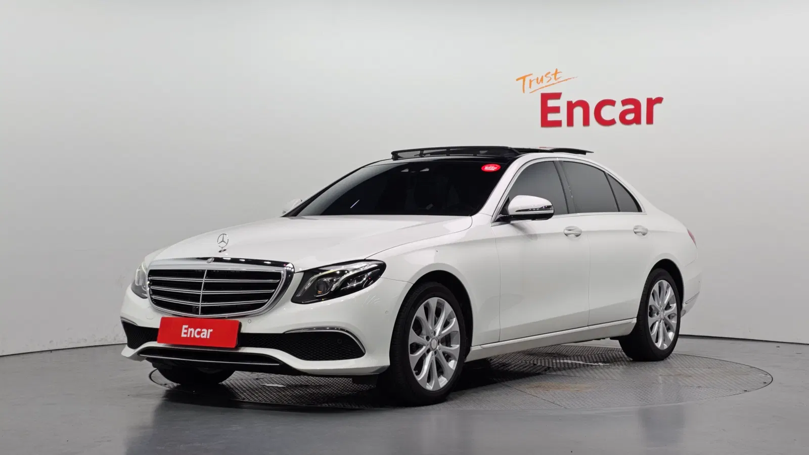 Mercedes-Benz Classe E E300 Exclusive (W213) 2017 — photo 1 sur 20