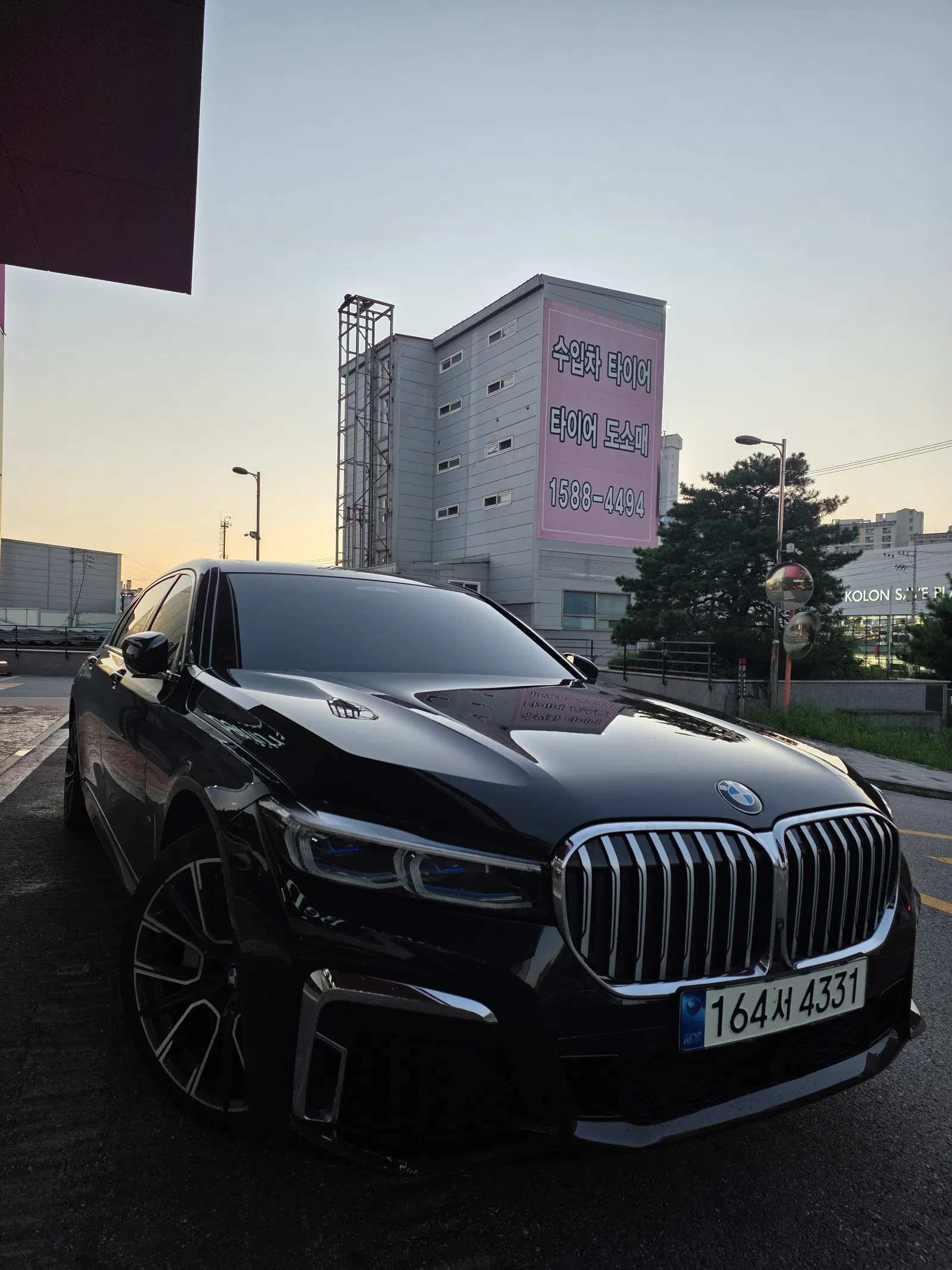 BMW Série 7 (G11) 745Le iPerformance M Sport 2021 — photo 1 sur 20