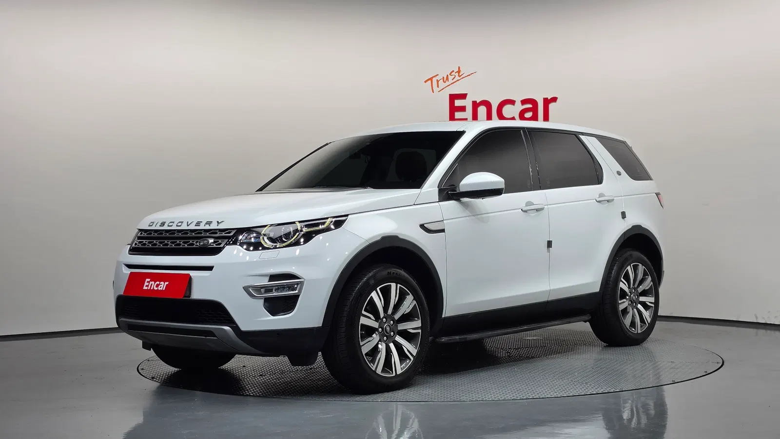 Land Rover Discovery Sport 2.0 TD4 HSE Luxury 2019 — photo 1 sur 34