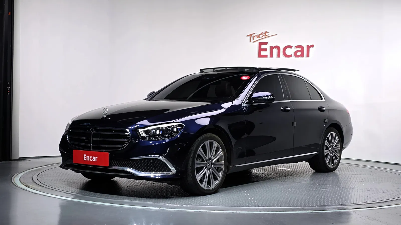 Mercedes-Benz Classe E E450 4MATIC Exclusive (W213) 2022 — photo 1 sur 33