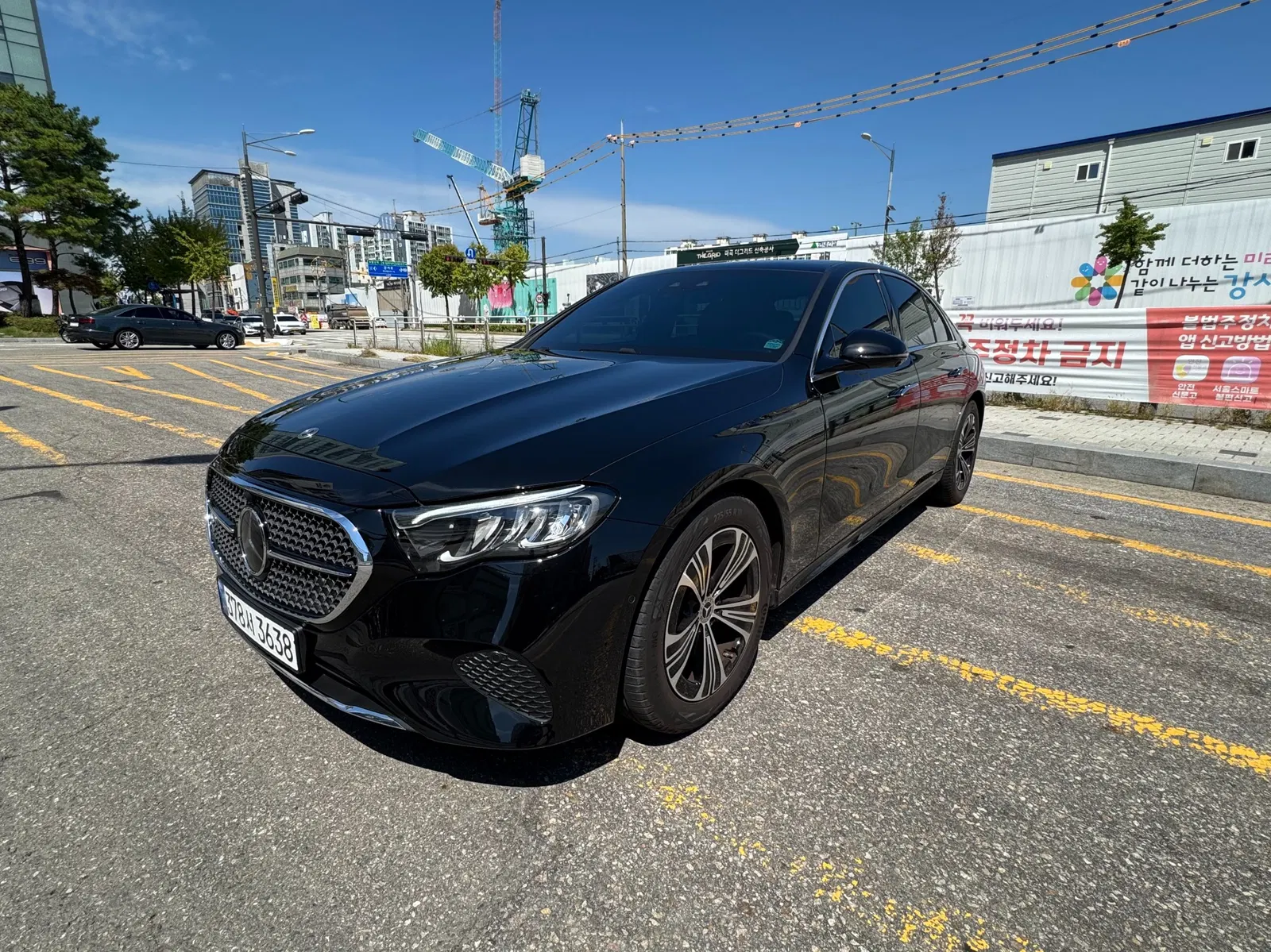 Mercedes-Benz Classe E E200 Avantgarde (W214) 2025 — photo 1 sur 26