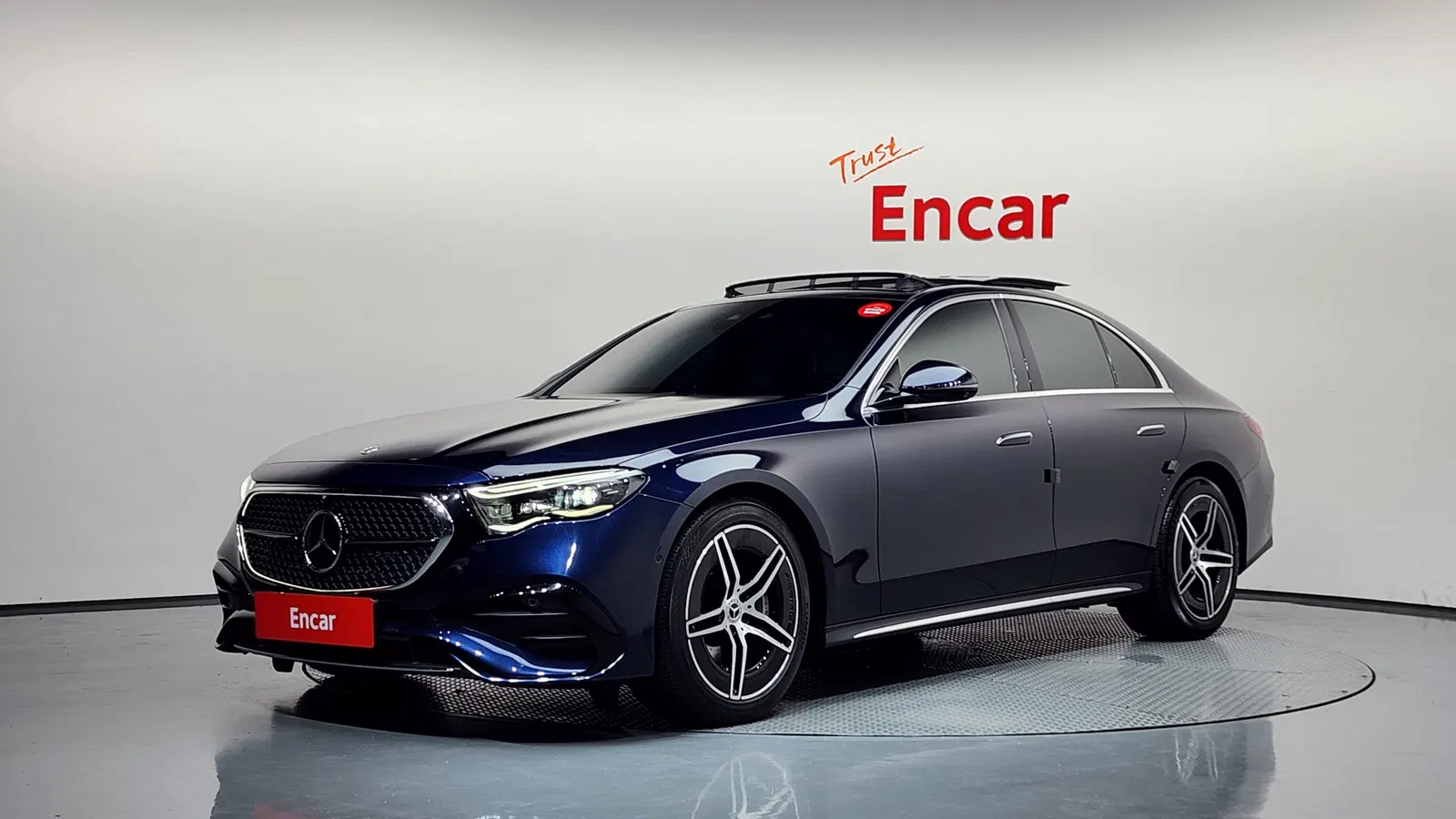 Mercedes-Benz Classe E AMG Line · E300 4MATIC (W214) 2024 — photo 1 sur 33