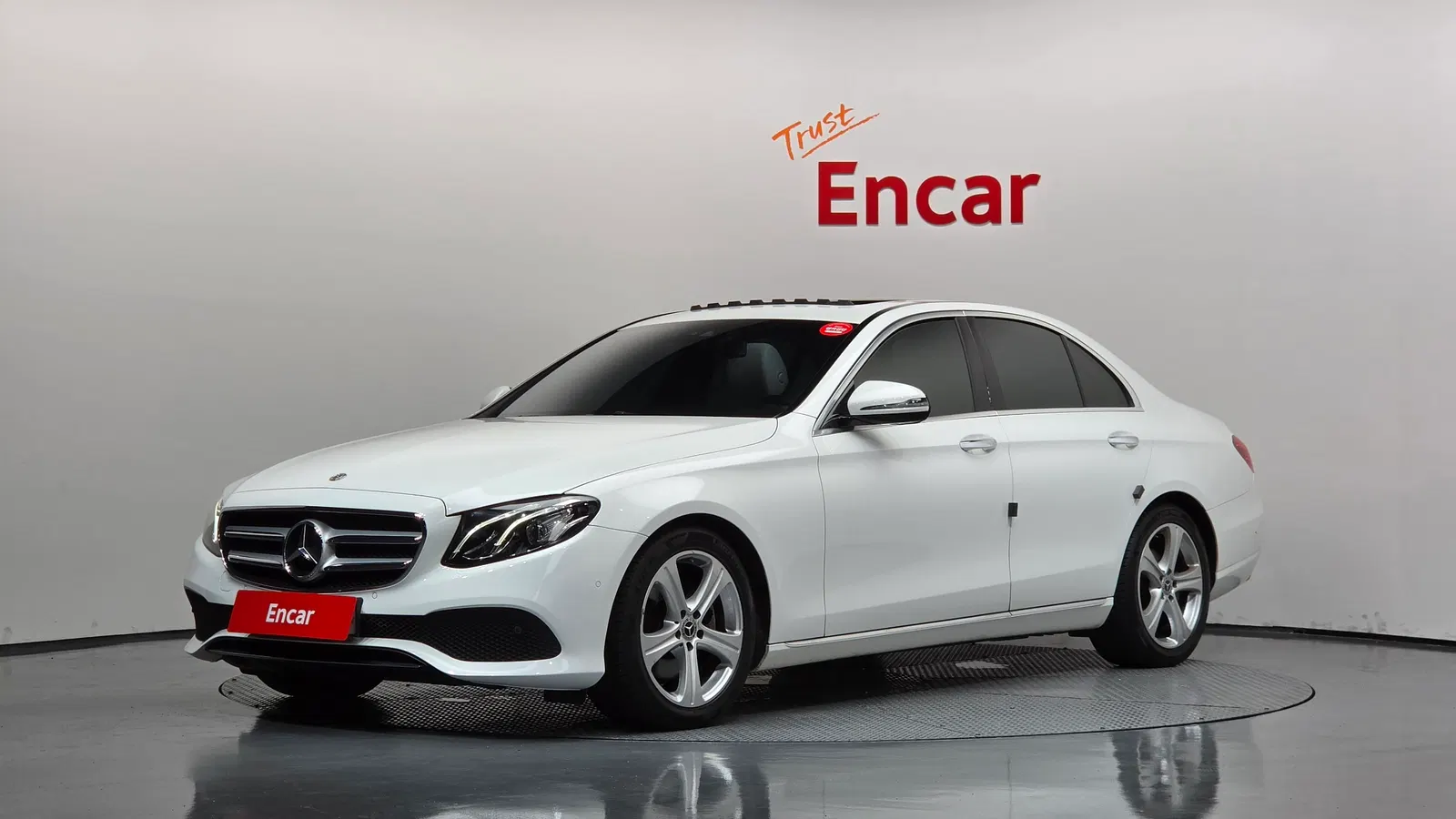 Mercedes-Benz Classe E E200 Avantgarde (W213) 2018 — photo 1 sur 30