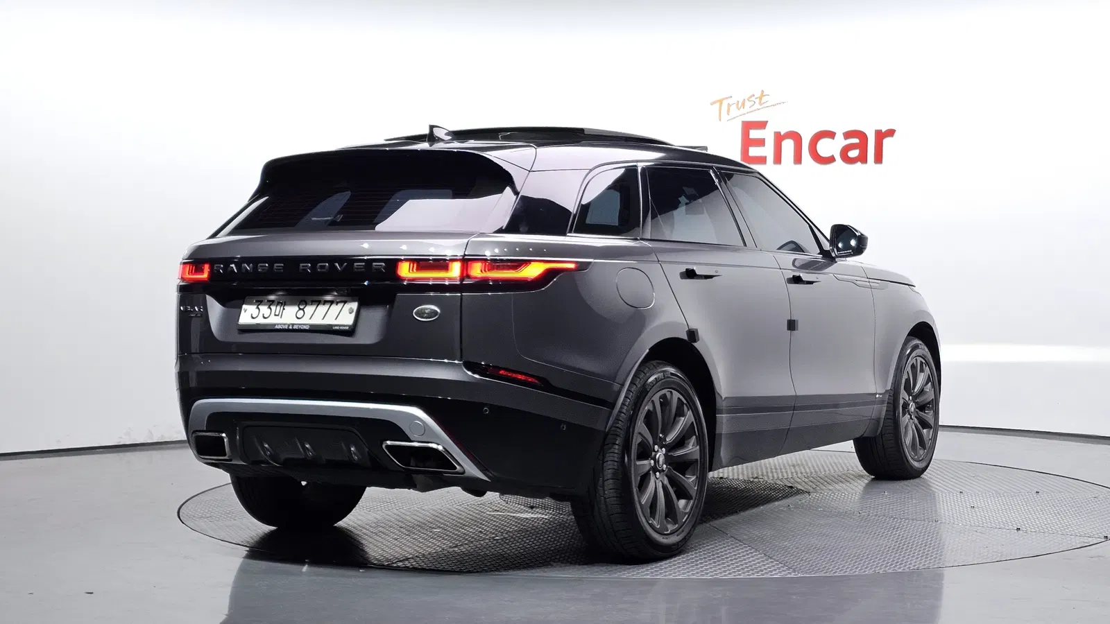 Land Rover Range Rover Velar 3.0 D300 R-Dynamic SE 2018 — photo 1 sur 33