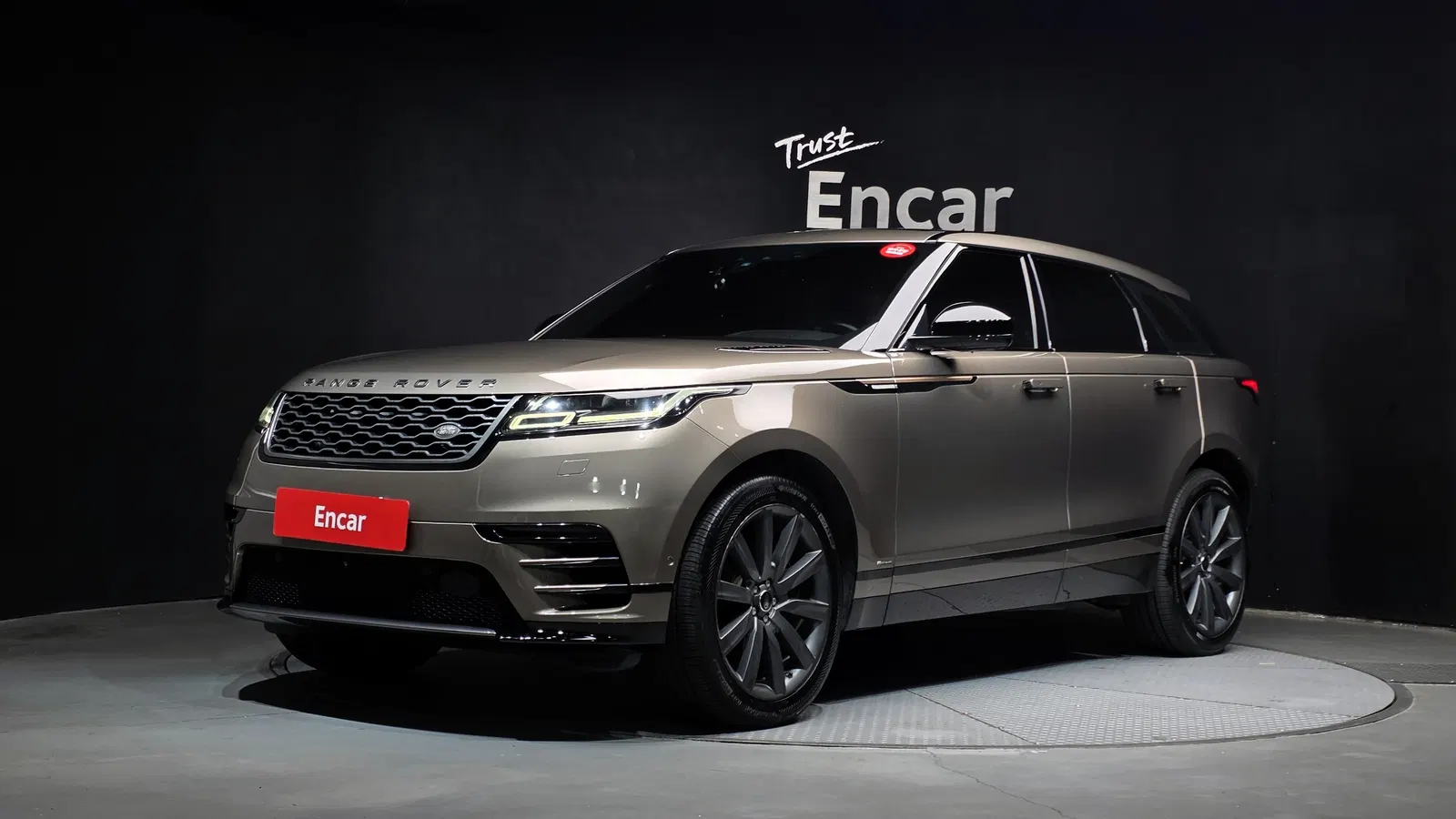Land Rover Range Rover Velar 3.0 D300 R-Dynamic HSE 2018 — photo 1 sur 32