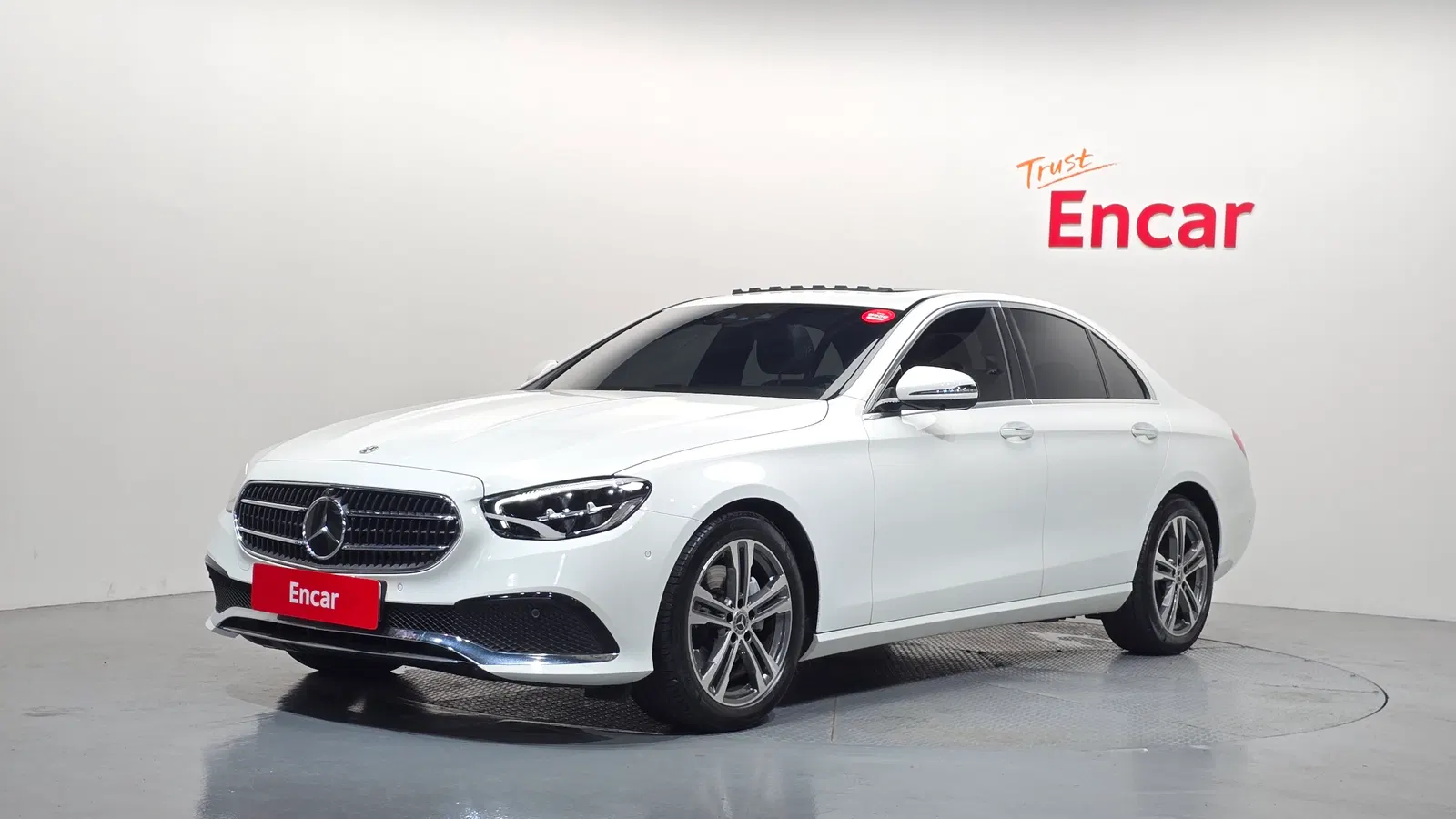 Mercedes-Benz Classe E E250 Avantgarde (W213) 2023 — photo 1 sur 20
