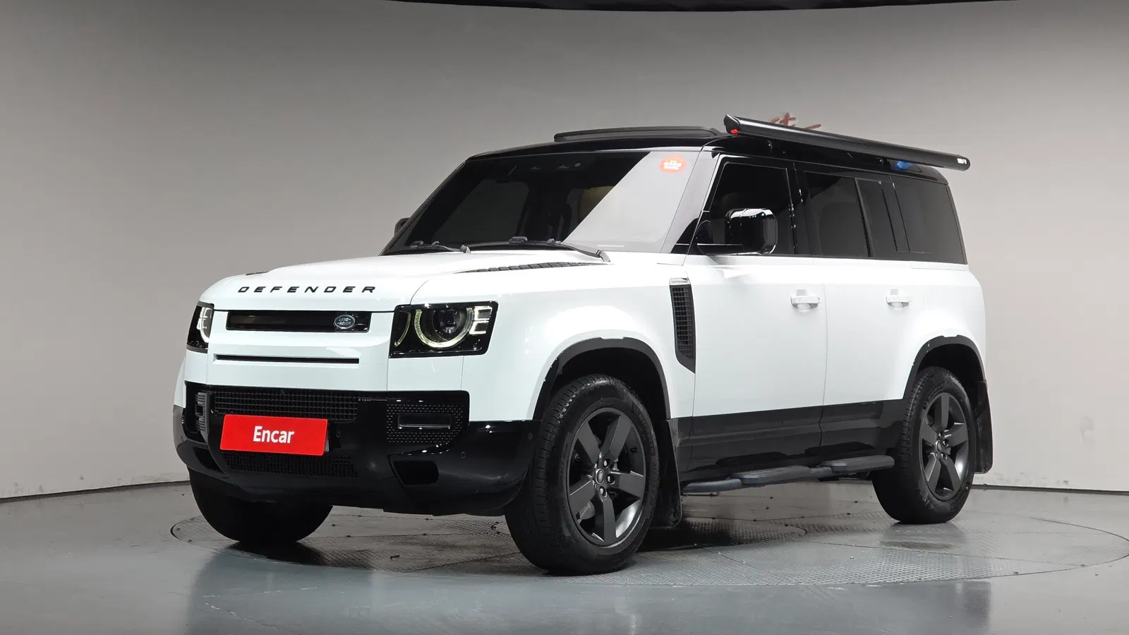 Land Rover Defender (L663) 110 P300 X-Dynamic SE 2025 — photo 1 sur 40